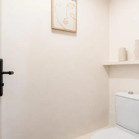 Ideal Family - Apartman Párizs